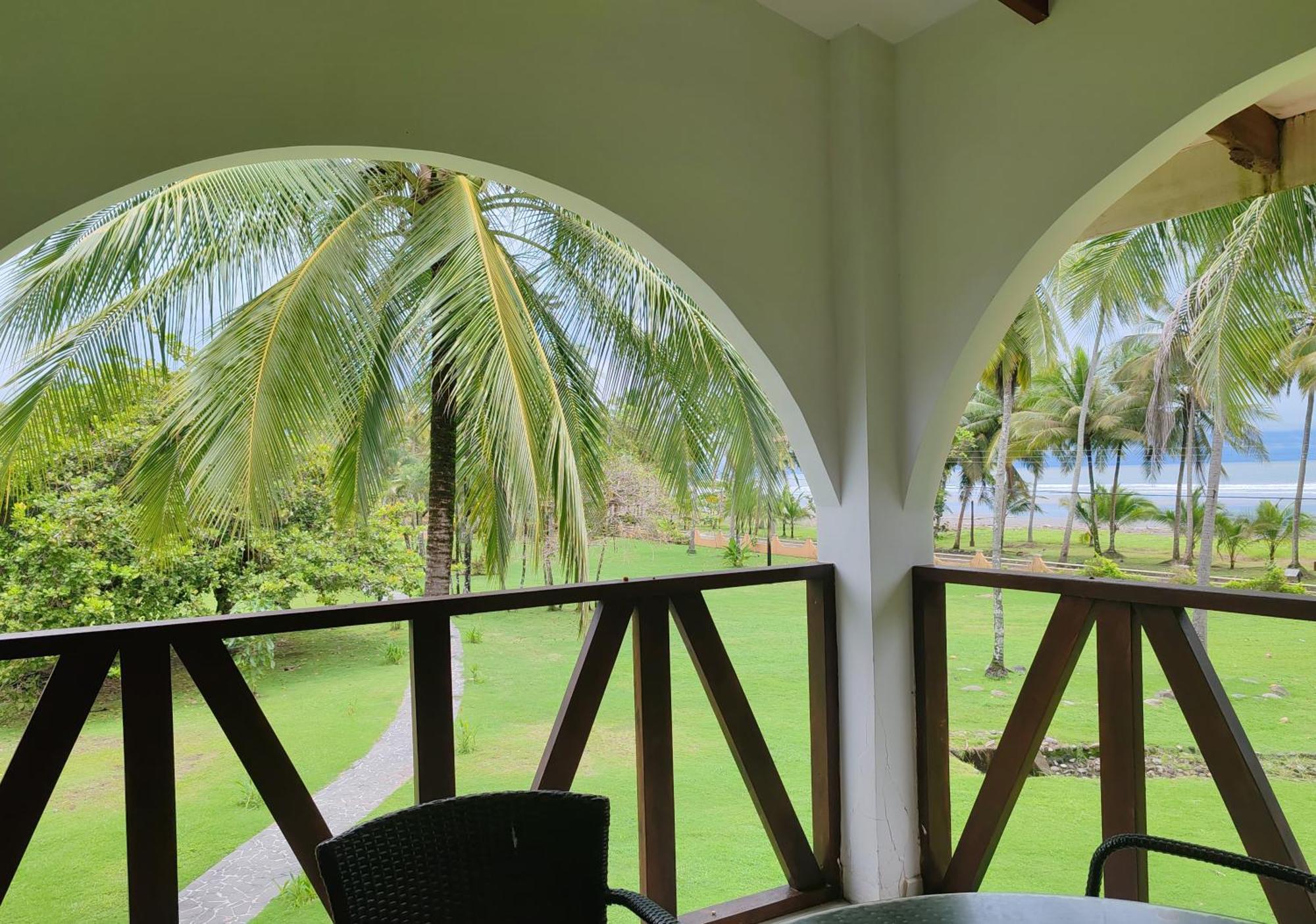 Marenaz Oceanfront Resort Естерийос Есте Екстериор снимка