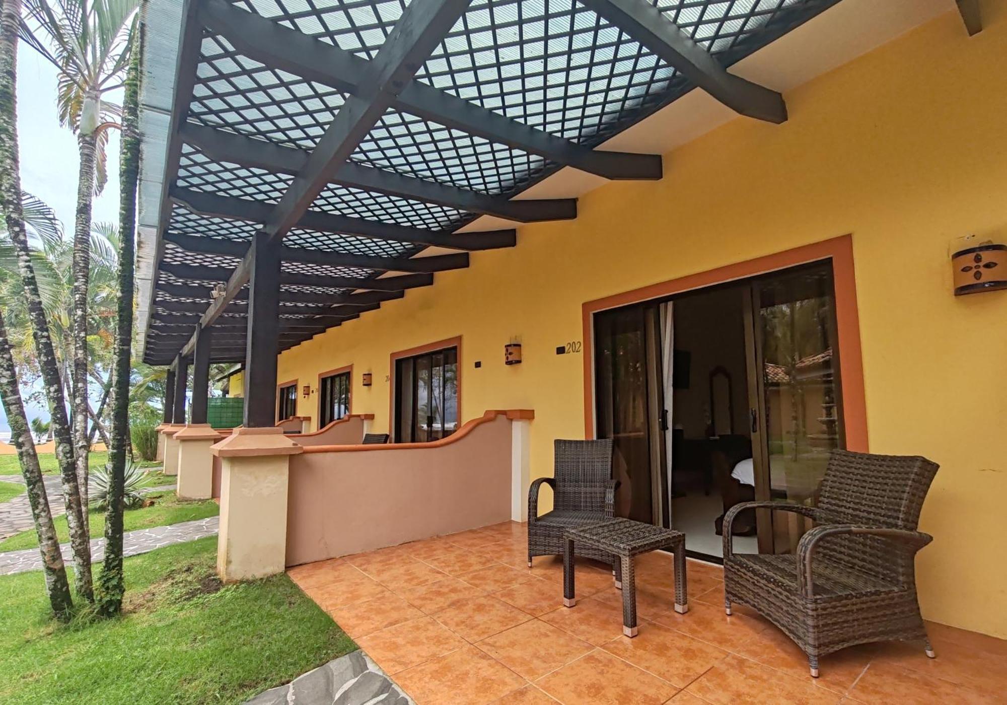 Marenaz Oceanfront Resort Естерийос Есте Екстериор снимка