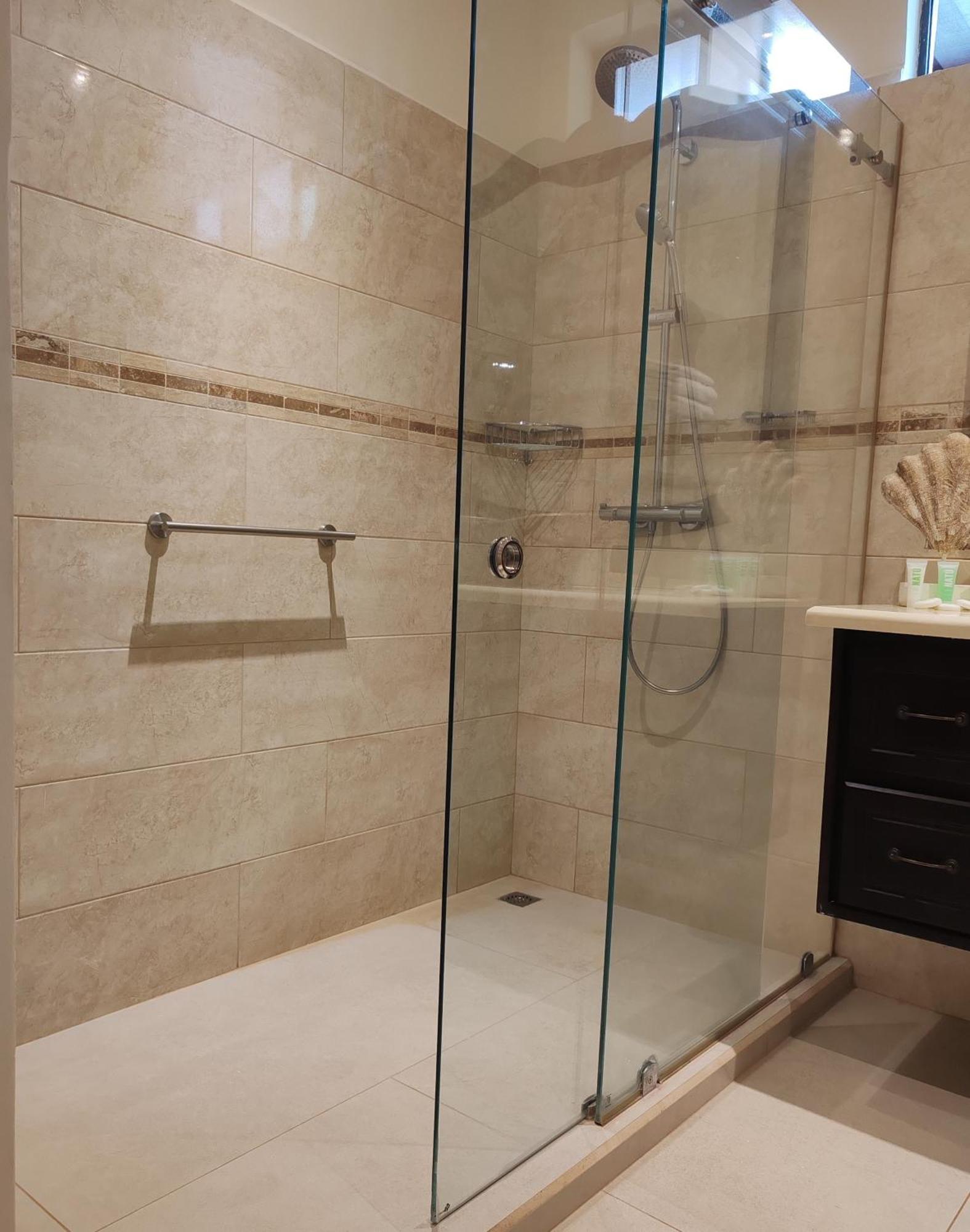 Marenaz Oceanfront Resort Естерийос Есте Екстериор снимка
