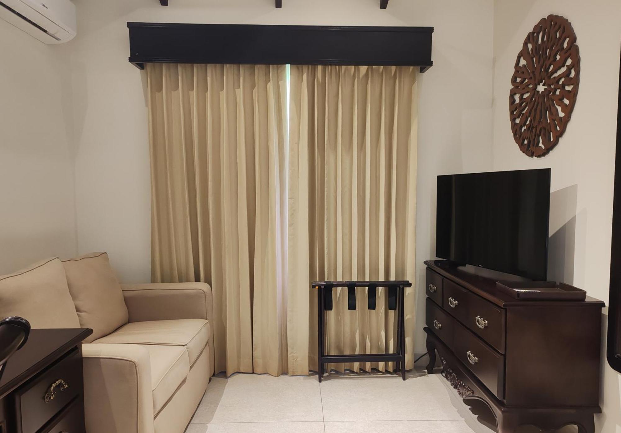 Marenaz Oceanfront Resort Естерийос Есте Екстериор снимка