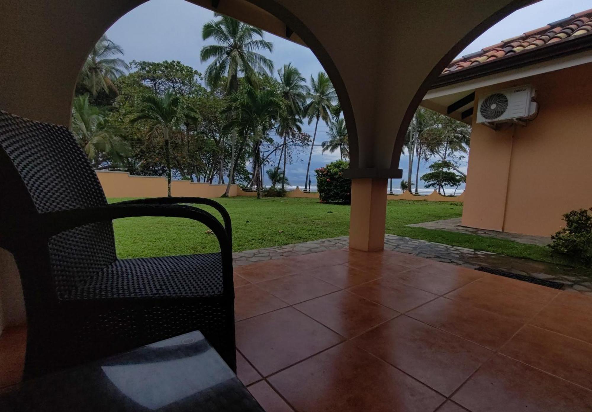 Marenaz Oceanfront Resort Естерийос Есте Екстериор снимка
